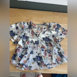Floral cropped blouse